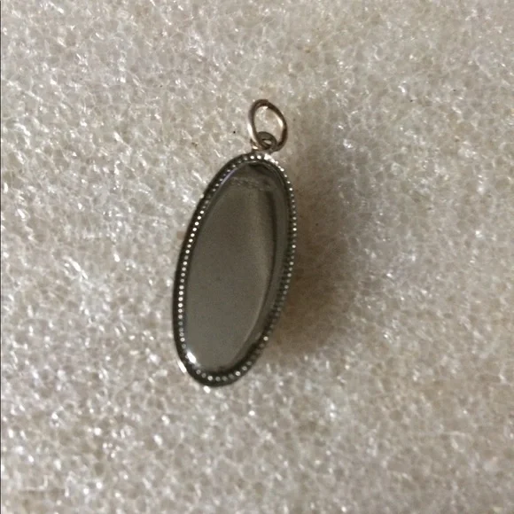 Sterling flower pendent - Picture 3 of 3